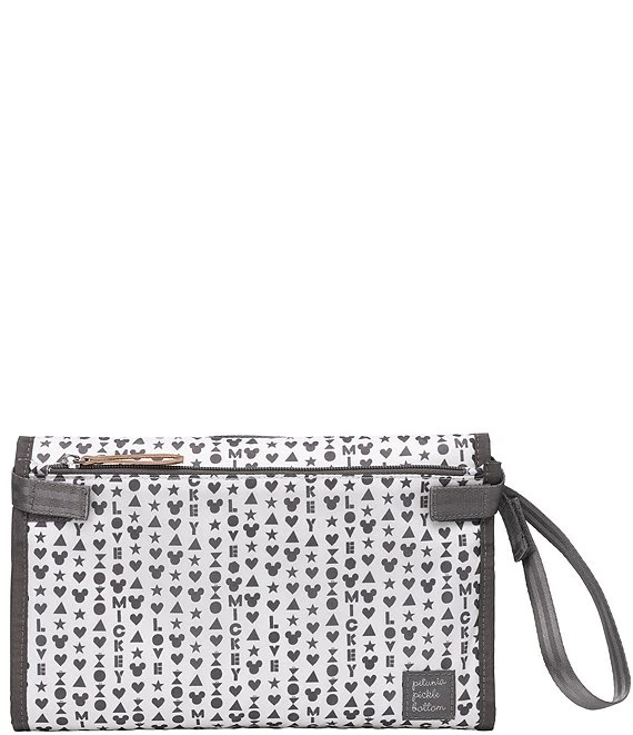 Disney X Petunia Pickle Bottom Compact Nimble Diaper Clutch & Diaper Changer Pad - Love Mickey Mouse 3 Disney X Petunia Pickle Bottom Compact Nimble Diaper Clutch & Diaper Changer Pad - Love Mickey Mouse - Afbeelding 3