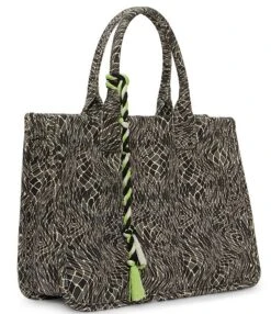 Vince Camuto Orla Tote Bag 6 Vince Camuto Orla Tote Bag -Kurt Geiger Shop 00000000 zi 4cbc827a 31b8 4ea2 8ffe f491be46d650 03 ai