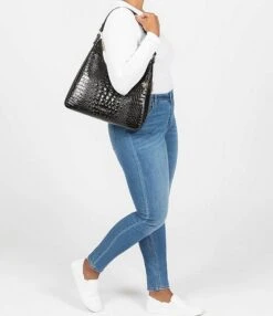 BRAHMIN Melbourne Collection Tabitha Shoulder Bag -Kurt Geiger Shop 00000000 zi 5626b43c 38d4 4968 bd3a d21b5a716638 04 ai