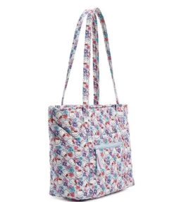 Vera Bradley Iconic Small Hello Kitty Bows Vera Tote Bag -Kurt Geiger Shop 00000000 zi 59e94181 ad62 4de2 b363 fe424ce3d6df 03 ai