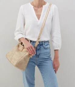 HOBO Buffed Hide Collection Sheila Medium Satchel Bag -Kurt Geiger Shop 00000000 zi 6f5e4411 14af 4089 b675 4bba9f8f4f61 03 ai