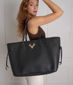 Taxidermy Liz Large Pebble Leather Tote Bag -Kurt Geiger Shop 00000000 zi 717c4963 a158 4702 8b88 539bbfee8a11 03 ai