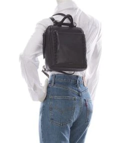 The Sak Loyola Leather Convertible Backpack -Kurt Geiger Shop 00000000 zi 7906ac55 36a5 46cc 9915 6c7b5fd6ad36 05 ai