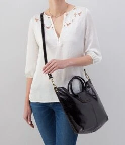 HOBO Vintage Hide Collection Sheila Leather Tote Bag -Kurt Geiger Shop 00000000 zi 7da88f62 374f 4941 a404 cce296baeb60 03 ai