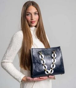 Kelly-Tooke Gayle Chain Patent Navy Bison Pebble Grain Leather Satchel Bag -Kurt Geiger Shop 00000000 zi 82ef148f 0713 4da2 934b 566e878dfcf6 04 ai