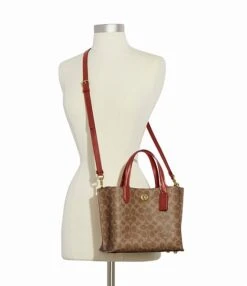 COACH Signature Logo Willow 24 Tote Bag -Kurt Geiger Shop 00000000 zi 93e6dbfc f26e 46b8 88ac 3cc31e4e24ce 05 ai