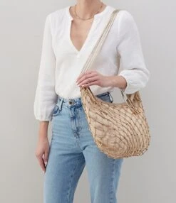 HOBO Kira Mystic Gold Shoulder Bag -Kurt Geiger Shop 00000000 zi 98aa3ae7 c8d6 4bdf 99b5 07be143e95e4 03 ai