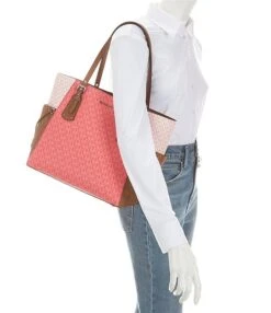 Michael Kors Voyager East West Signature Logo Pink Color Block Tote Bag -Kurt Geiger Shop 00000000 zi b6ac99ac 0ac5 417c 86e2 95abf8357cb4 03 ai