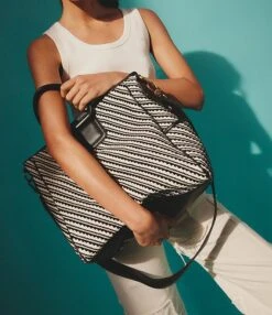 HOBO Sheila Large Striped Satchel Bag -Kurt Geiger Shop 00000000 zi b70c51a4 5741 4eea aa35 0f8ef057b720 04 ai