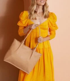 Hammitt Oliver Toasted Tan Rivet Pebble Leather Snap Tote Bag -Kurt Geiger Shop 00000000 zi f062ca61 5bb0 4f2d bd5e 27d2556a9b88 05 ai