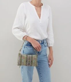 HOBO Darcy Leather Crossbody Bag -Kurt Geiger Shop 00000000 zi f42b569c 1d5c 4d18 94eb 24be59d5ebaf 05 ai