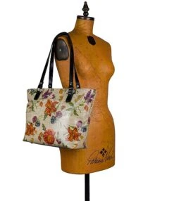 Patricia Nash Lindsell Parisian Newspaper Floral Tote Bag -Kurt Geiger Shop 00000001 zi 8693649d 4c23 456e aba4 913d1519c4ed 04 ai